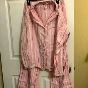 Pretty pajamas but didn’t fit me. Victoria Secret size medium